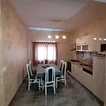 Tri Sulara Appartamento Kremena