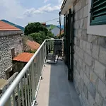 Tri Sulara *