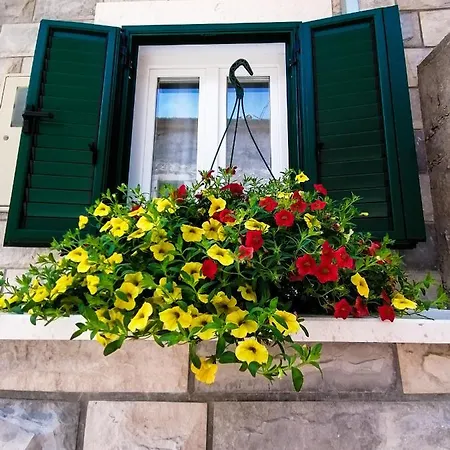 Tri Sulara Διαμέρισμα Kremena