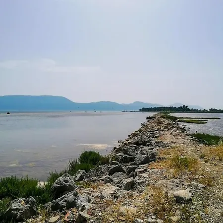 Tri Sulara 公寓 Kremena