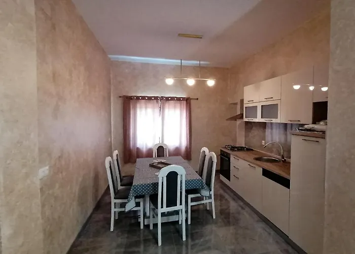 Tri Sulara Lejlighed Kremena