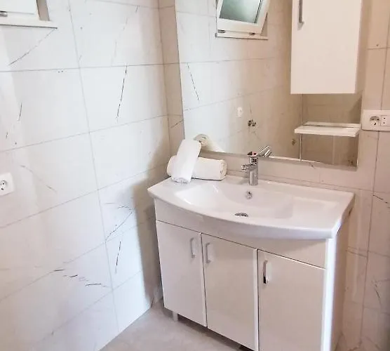 Tri Sulara * Kremena