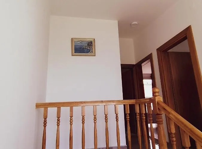 Tri Sulara Apartman *