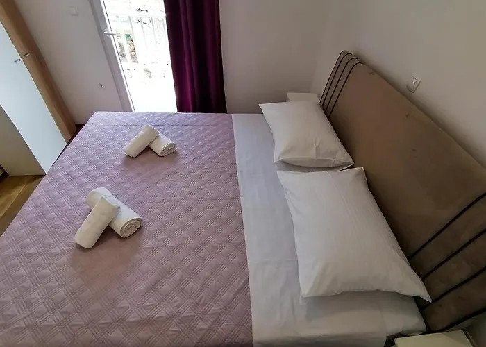 Tri Sulara Apartman *